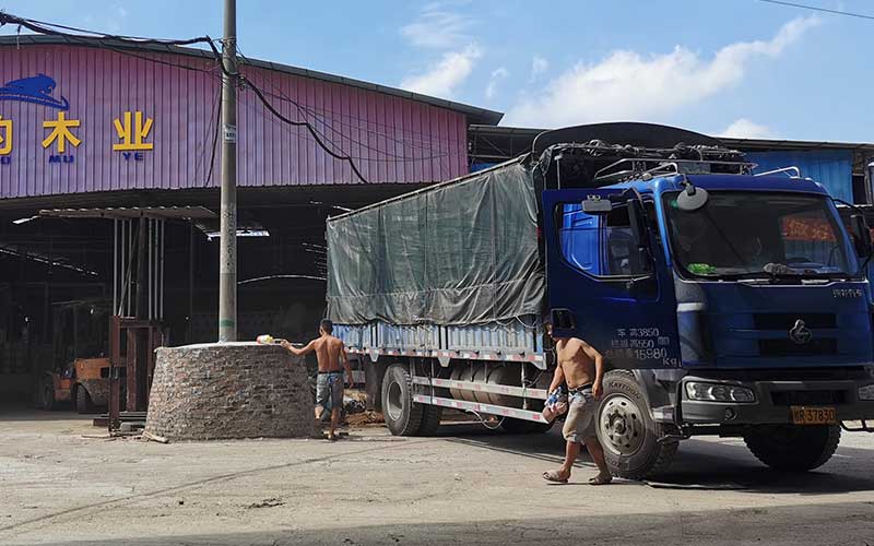 九米六的貨車可以裝多少張建筑模板? 九米六的貨車可以裝多少張建筑模板?