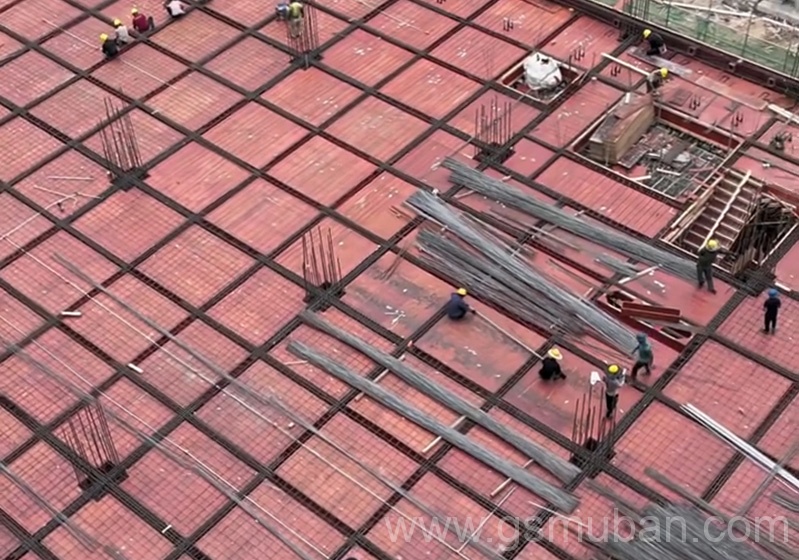 建筑模板選擇紅色還是黑色的? 建筑模板選擇紅色還是黑色的?